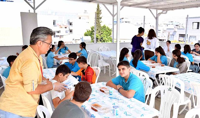Mersin'de kurs merkezi öğrencilerinin yemekleri belediyeden