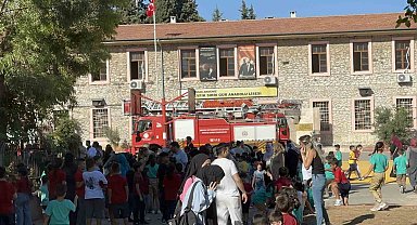 Mersin'de okulda çıkan yangın korkuttu