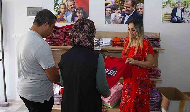 Mersin'deki kıyafet evleri dar gelirlilere katkı sağlıyor