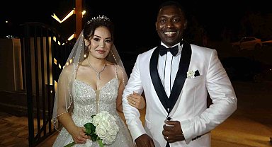 Mersin'e Tanzanyalı damat