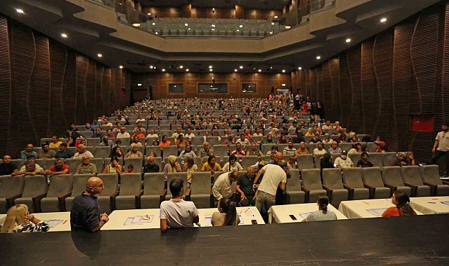 Mezitli Belediyesinden ihtiyaç sahibi öğrencilere kırtasiye yardımı