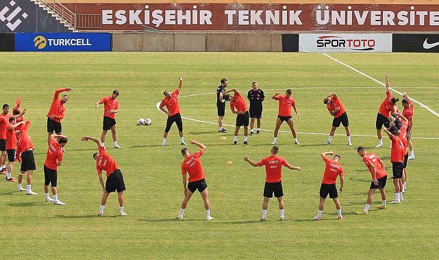 Milliler, Ermenistan maçının son çalışmasını ESTÜ Stadyumu'nda yaptı