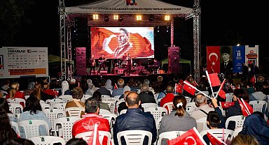 Müzikseverler İmançer ile keyifli bir akşam geçirdi