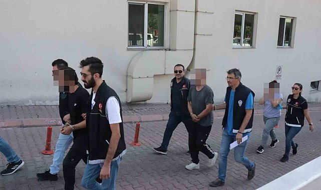 Narkotik göz açtırmıyor: 3 gözaltı