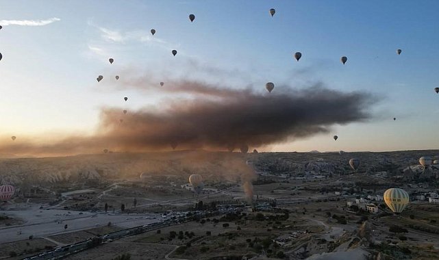Nevşehir'de depoda yangın: Dumanlar sıcak hava balonları ile havaya yükseldi