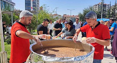 Niğde Barosu'ndan aşure ikramı