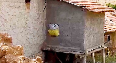 O detay jandarmanın gözünden kaçmadı: 57 yıl hapis cezası bulunan firari yakalandı