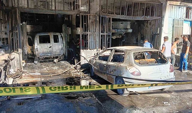Oto tamirhanesinde çıkan yangın 3 araç ve 3 dükkanı kül etti