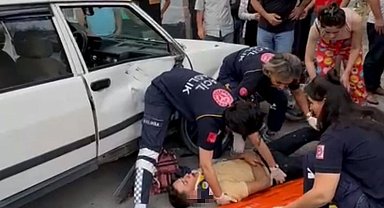 Otomobille çarpışan motosiklet sürücüsü ağır yaralandı