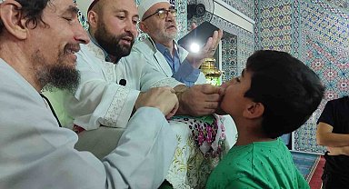Peygamber efendimiz Hz. Muhammed 'in mübarek Sakal-ı Şerif'i vatandaşlarla buluşturuldu
