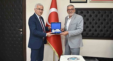 Rektör Çolak'tan, Başkan Bozkurt'a ziyaret