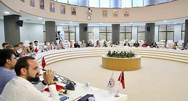 Rektör Prof. Dr. Altun, ERASMUS Öğrencileri ile Bir Araya Geldi