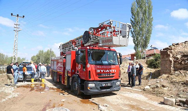 Sel bölgesinde çalışmalar aralıksız sürüyor