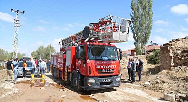 Sel bölgesinde çalışmalar aralıksız sürüyor