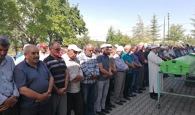 Selde hayatını kaybeden çift son yolculuğuna uğurlandı