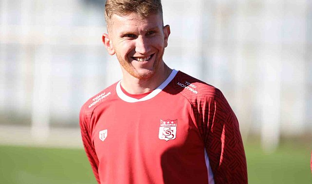 Sivasspor'un yeni transferi Burak Kapacak ilk idmanına çıktı