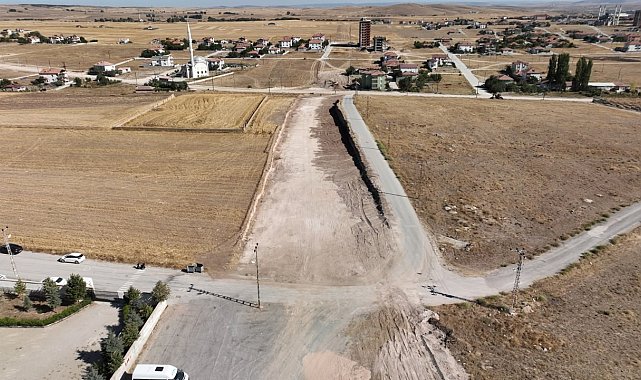 Sorgun Belediyesi'nde yol çalışmaları hız kesmeden sürüyor