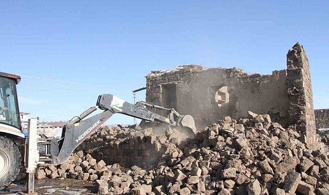 Talas'ta tehlike arz eden yapılara geçit yok