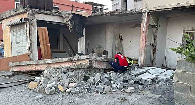 Tarsus'ta evin duvarı çöktü: 1 çocuk yaralandı