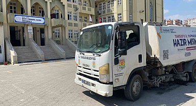 Tarsus'taki okullarda temizlik ve dezenfeksiyon çalışması yapıldı