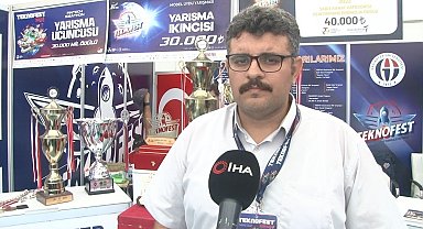 TEKNOFEST'te 1'inci olan depremzede öğrenciler ödüllerini Cumhurbaşkanı Erdoğan'dan aldı