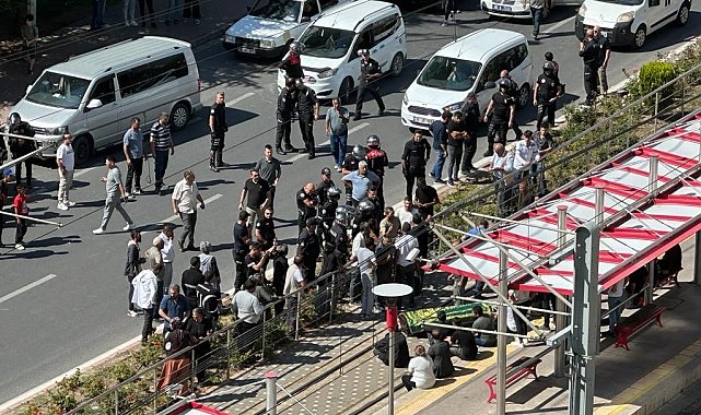 Tramvay kazasında ölen gencin ailesinden tabutlu tepki