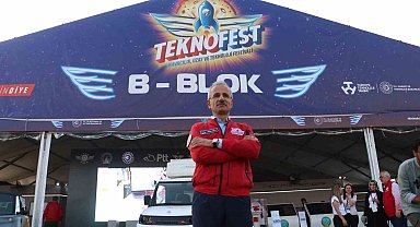 Ulaştırma ve Altyapı Bakanı Uraloğlu TEKNOFEST'te