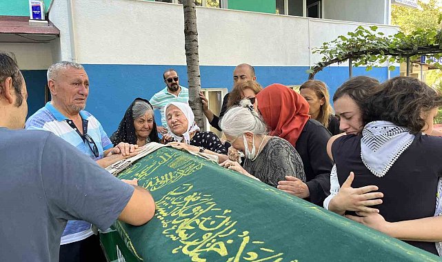 Ünlü yönetmen Abdulkadir Ceylan Ede Eskişehir'de toprağa verildi