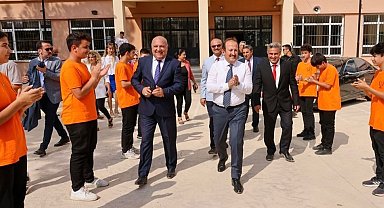 Vali Pehlivan, nükleer enerji bölümü öğrencileriyle bir araya geldi