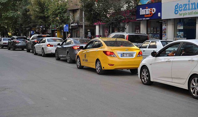 Vatandaşlar Eskişehir'deki trafik sorununa çözüm bulunmasını bekliyor