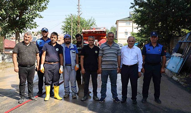 Yahyalı'da sel temizliği aralıksız devam ediyor