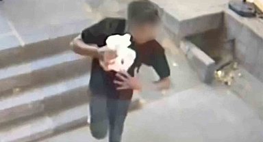 Yaşlı adamın 110 bin lirasını çalan şahıs yakalandı: Kapkaç anı kamerada