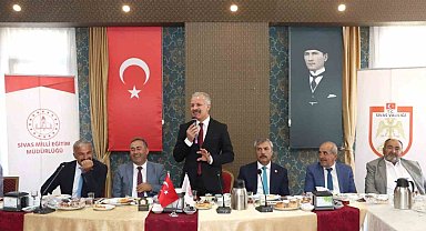 Yener, muhtarlarla buluştu