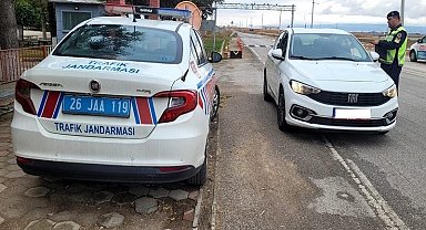 15 binin üzerinde aracı denetleyen jandarma ekipleri 985 bin TL ceza yazdı