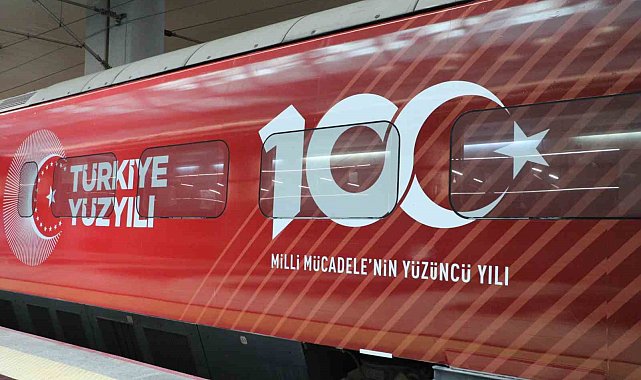 29 Ekim Cumhuriyet Bayramı'na özel olarak kaplanan 100. yıl treni İstanbul'a hareket etti