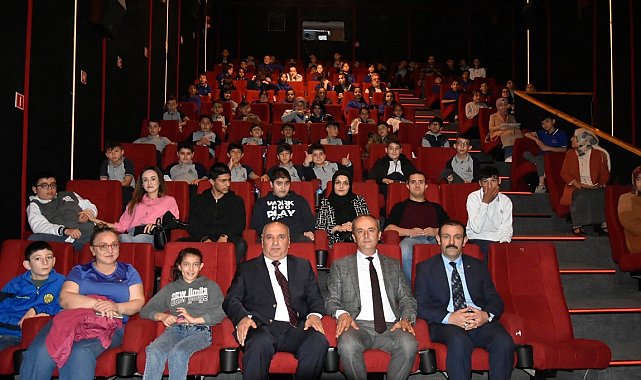 '100. Yılda 100 Etkinlik' etkinliklerinde öğrencilere sinema günü