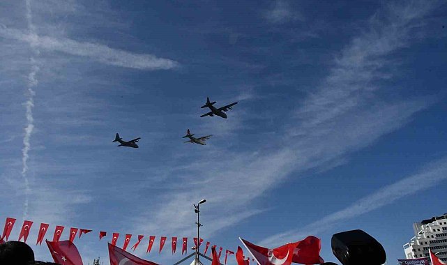 'Koca Yusuflar' Cumhuriyetin 100. yılında geçit töreninde