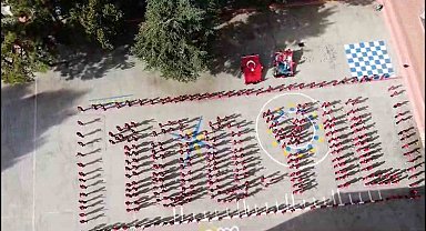 400 öğrenciden Cumhuriyet Bayramı'na özel koreografi