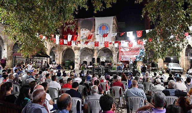 6.Karacaoğlan Türküleri Gecesi Mut Taşhan'da gerçekleşti