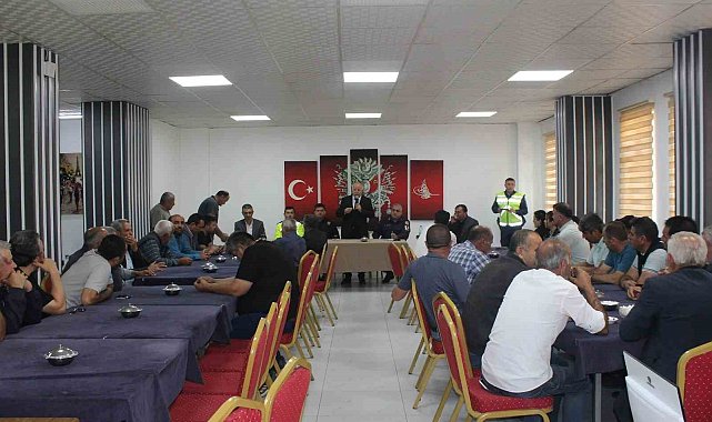 Akdağmadeni'nde servis şoförlerine eğitim verildi