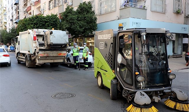 Akdeniz'de sokaklar temizleniyor