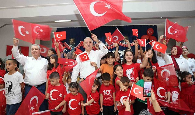 Akdeniz'in Cumhuriyet Bayramı kutlaması kültür sanat evinde devam etti