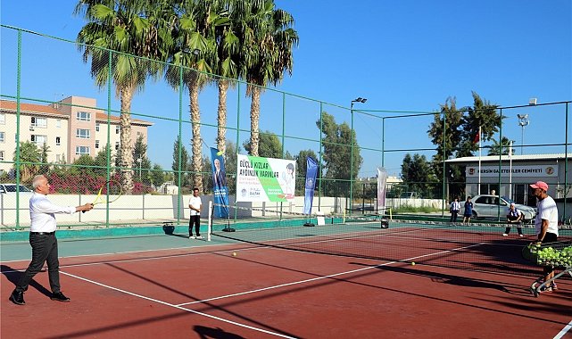 Akdenizli çocuklara ücretsiz tenis kursu
