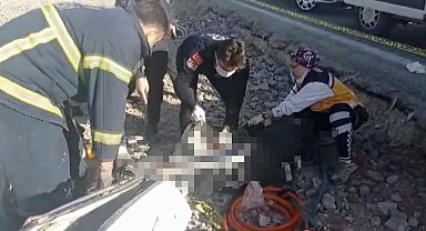 Aksaray'da otomobil park halindeki iş makinesine çarptı: 1 ölü