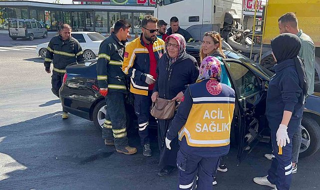 Aksaray'da otomobille kamyon çarpıştı: 2 yaralı