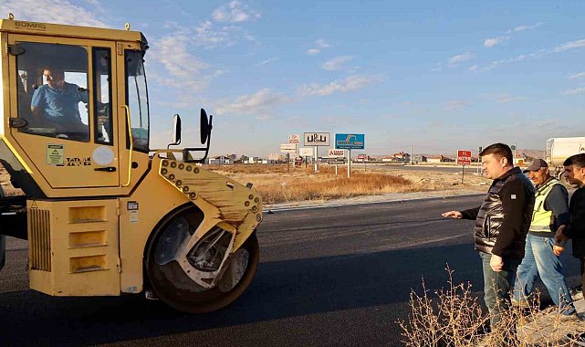 Aksaray'da Yeni Sanayi Sitesi ana caddeleri sıcak asfaltla kaplanıyor