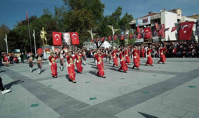 Akşehir'de Cumhuriyet'in 100. Yılı çeşitli etkinliklerle kutlandı