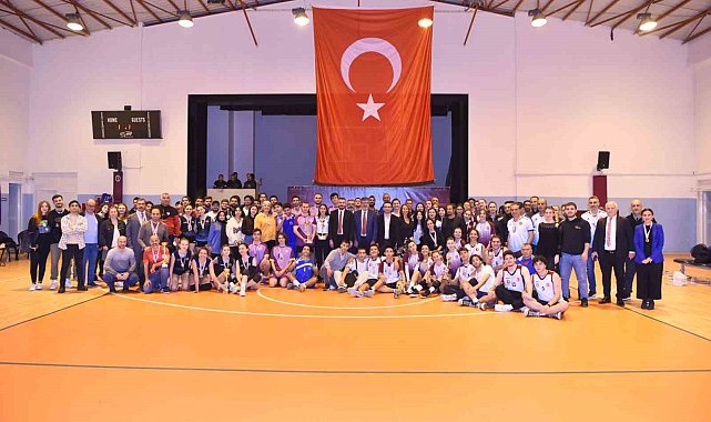 Anadolu Üniversitesi 100'üncü yıl turnuvasında şampiyonlar belli oldu