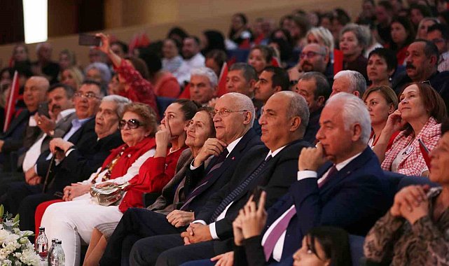 Ankara'da 100. yıla özel 100 çellistten konser