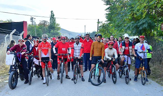 ASELSAN'lılardan Cumhuriyet yürüyüşü